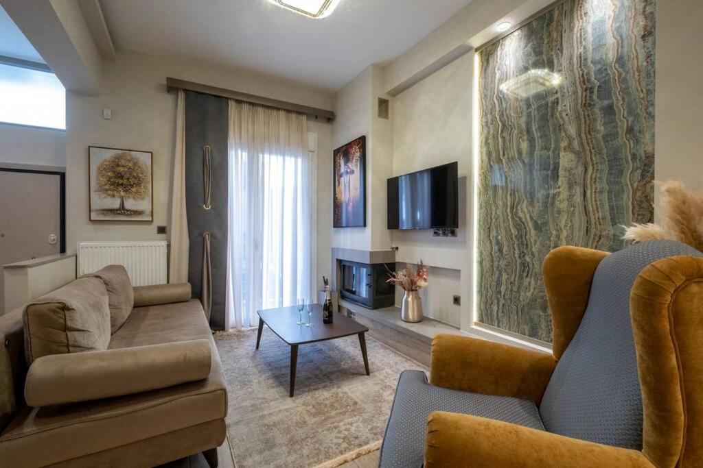 Maison De Luxx A10, Cozy Apartment With Garden In Larissa Exterior photo